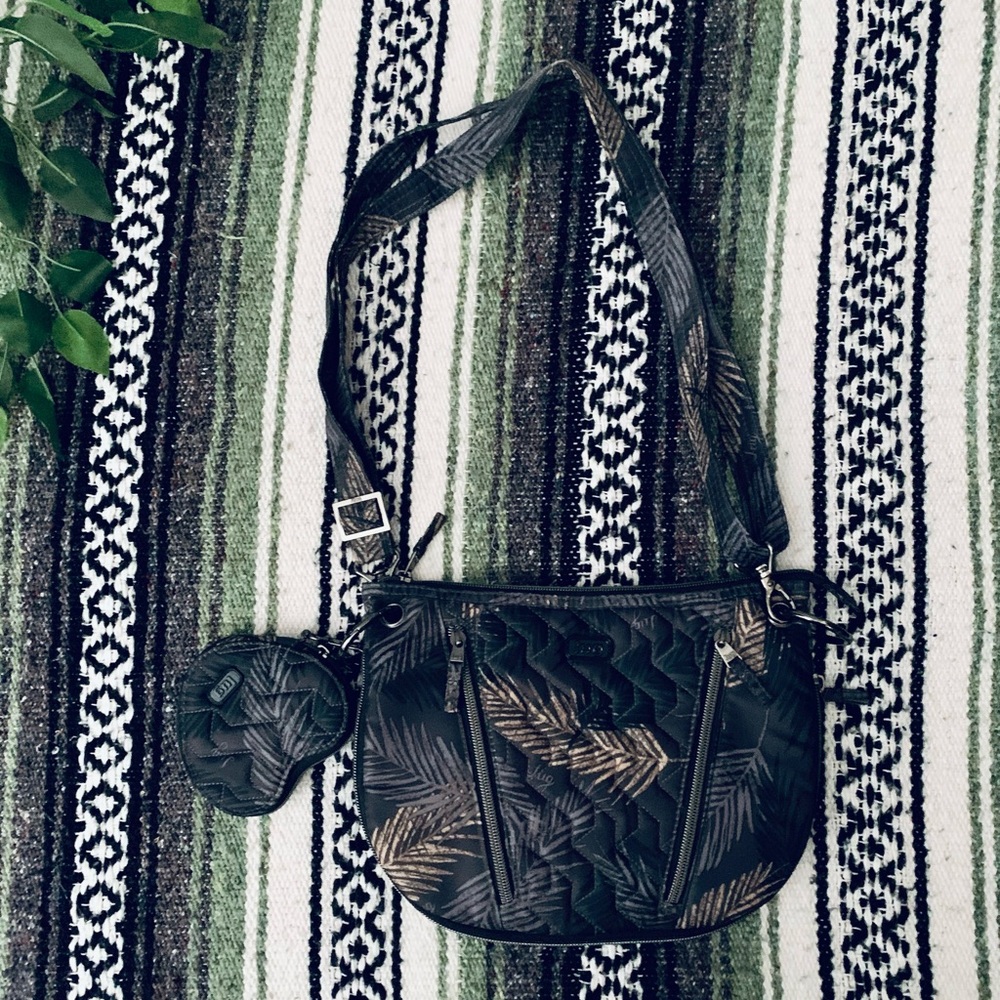Lug cross body bag